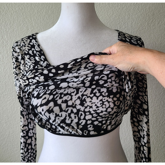 Max Mara Women's Blouse Size Medium Animal Print Lined Scoop neck Luxury - Picture 6 of 12